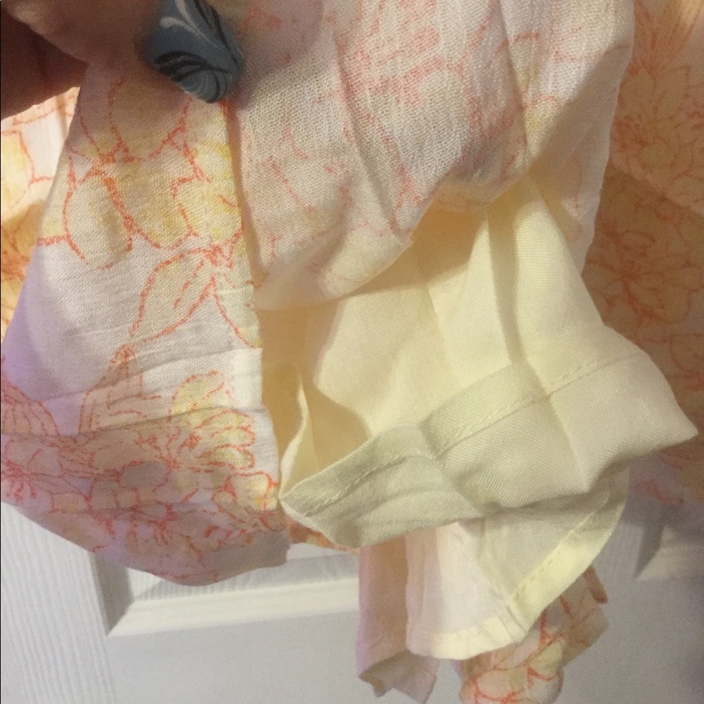 CREAM CROCHET DETAILED FLORAL ROMPER - Picture 7 of 8